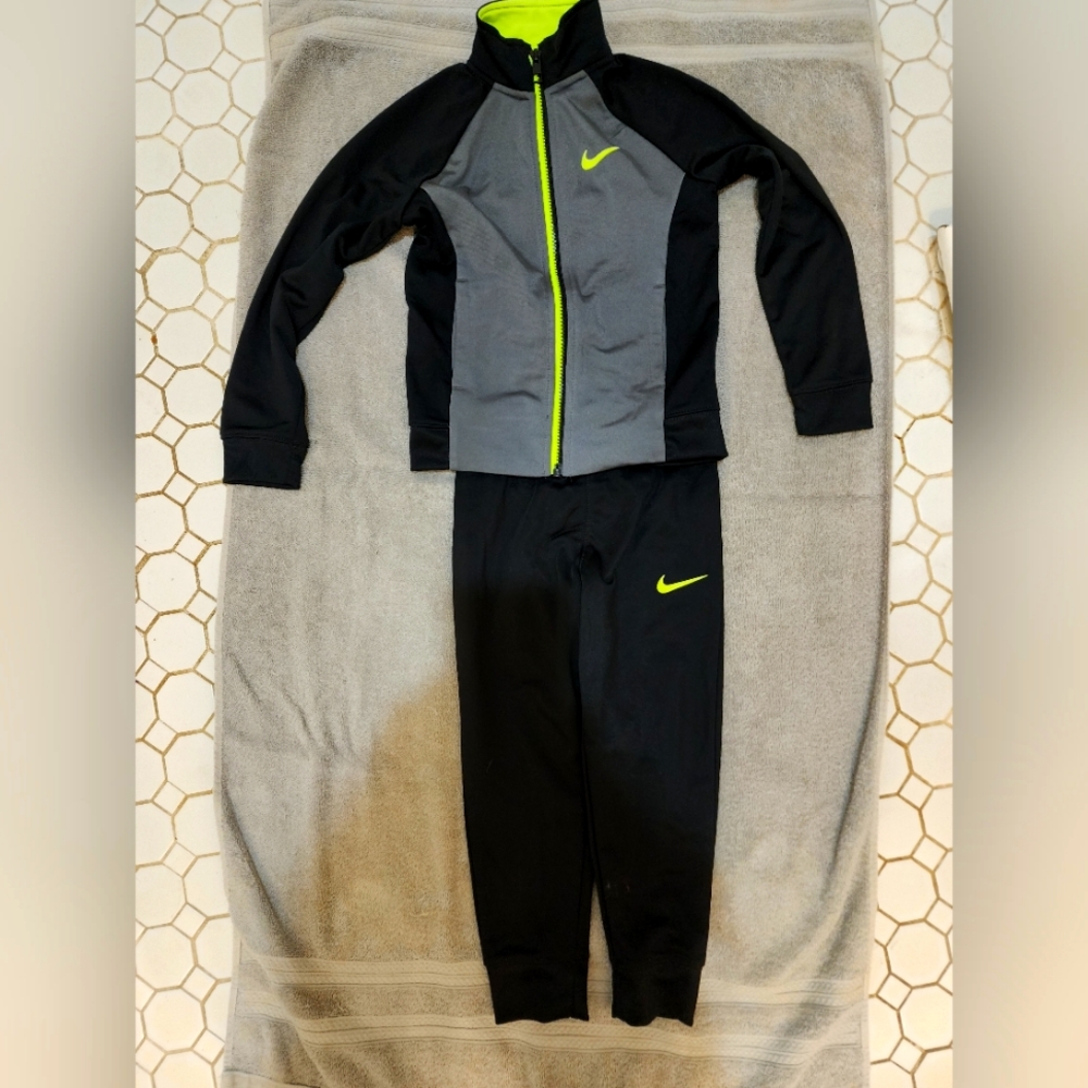 Boys nike set